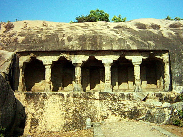 Pulitupur mandapa